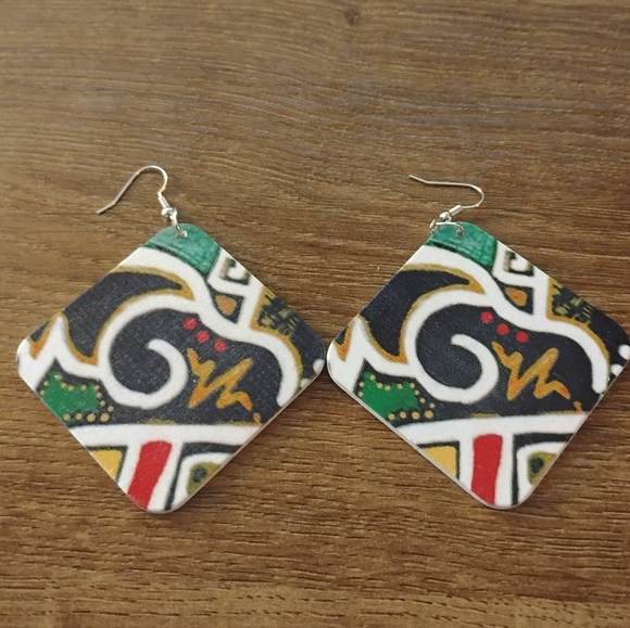 Women's Colorful Green White Back Red Square Dangle Earrings Statement Jewelry - Picture 2 of 5